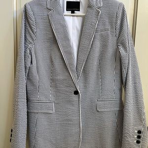 Banana Republic sear sucker blazer.